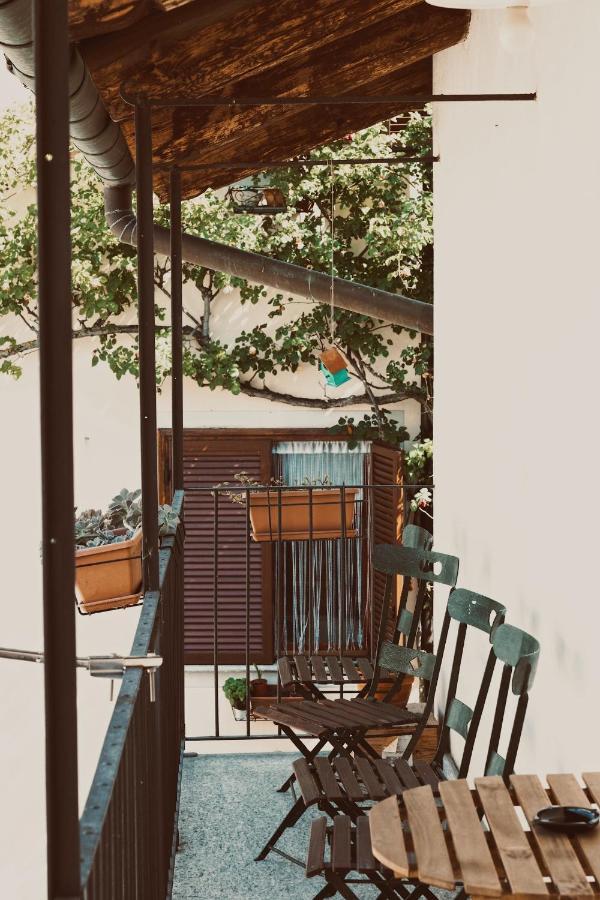 Casa Lobe - Charming Apartment In Village Centre La Morra Esterno foto