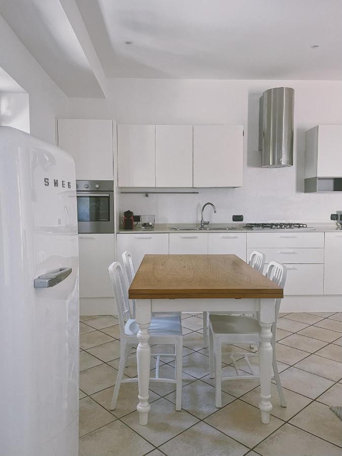 Casa Lobe - Charming Apartment In Village Centre La Morra Esterno foto